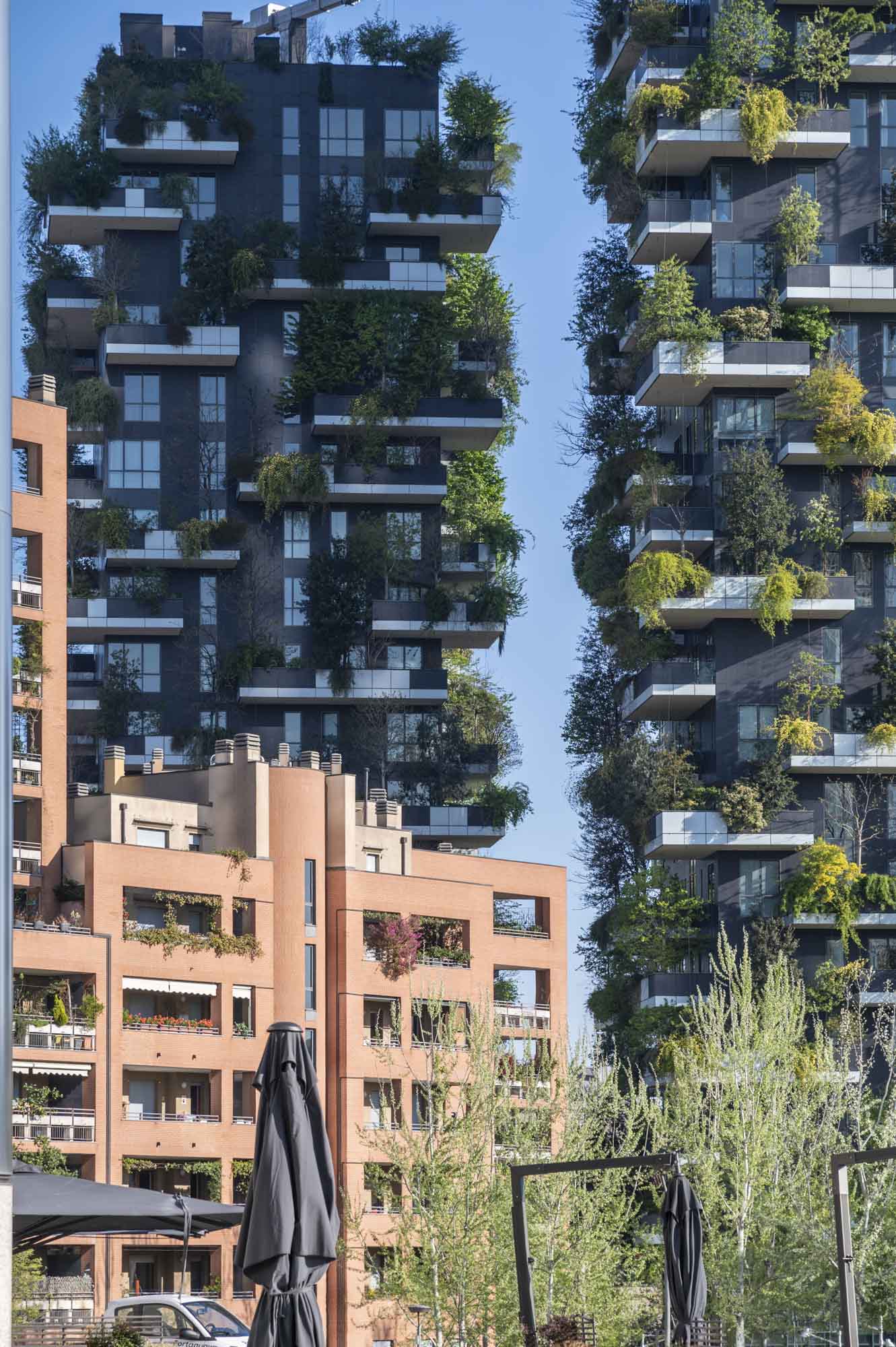 architettura-Milano-dettagli-palazzi Fotografia di architettura a Milano, colori e texture con i palazzi del Bosco Verticale