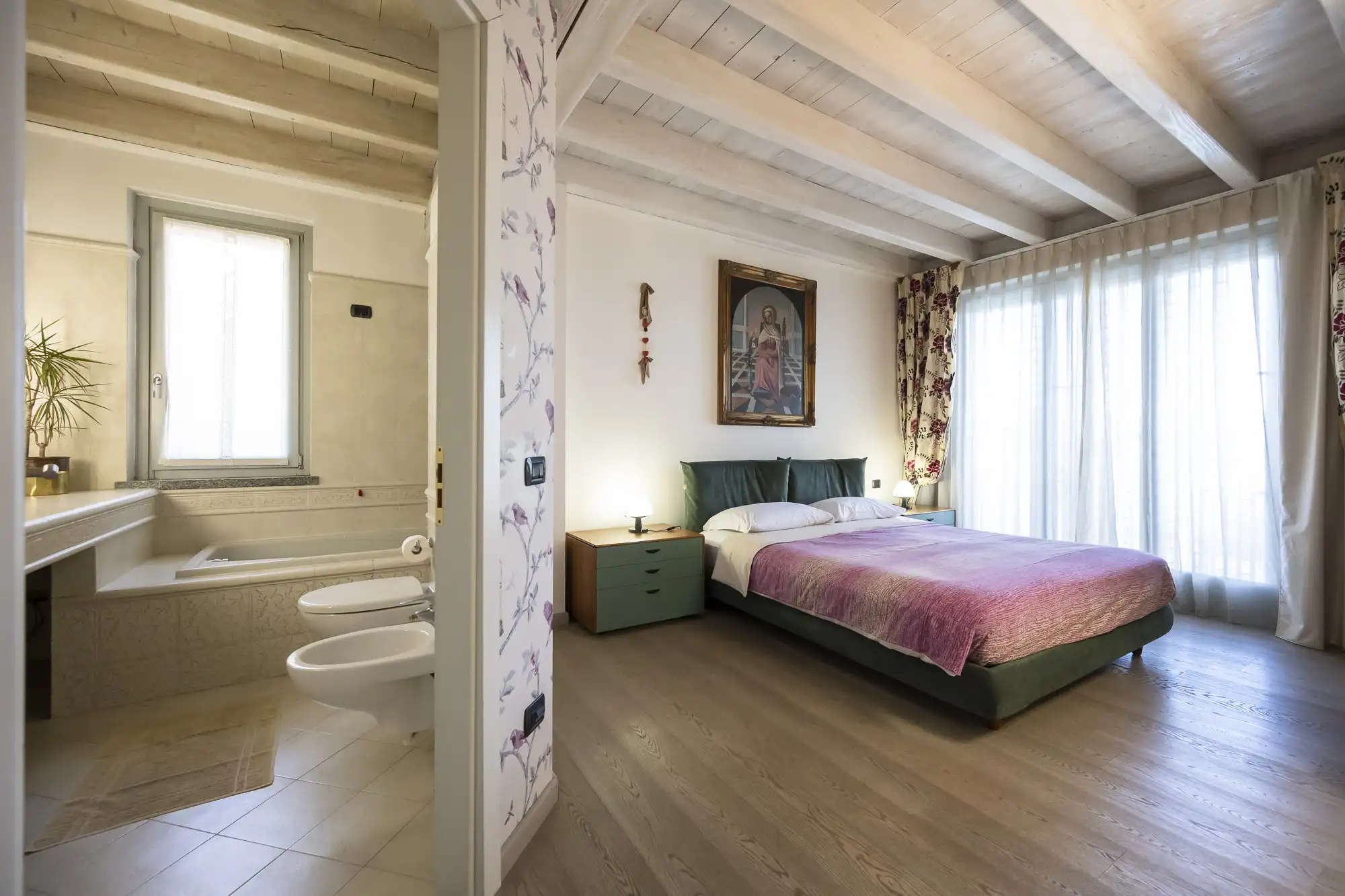 fotografo-immobiliare-Paolo-Spiandorello6 camera da letto padronale e bagno annesso